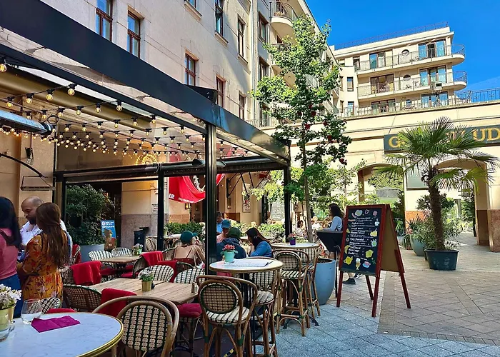 The Nest Inn Budapest With Ac
